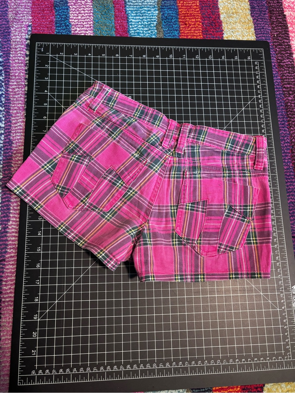 VINTAGE TRIPP NYC PINK PLAID SHORTS - size 0 - Picture 2 of 6